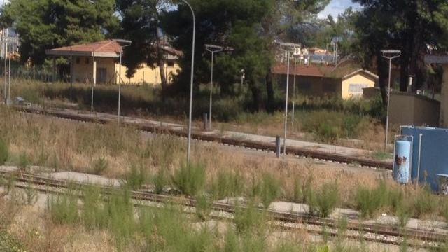L'area dell'ex scalo merci in fondo a via Verga