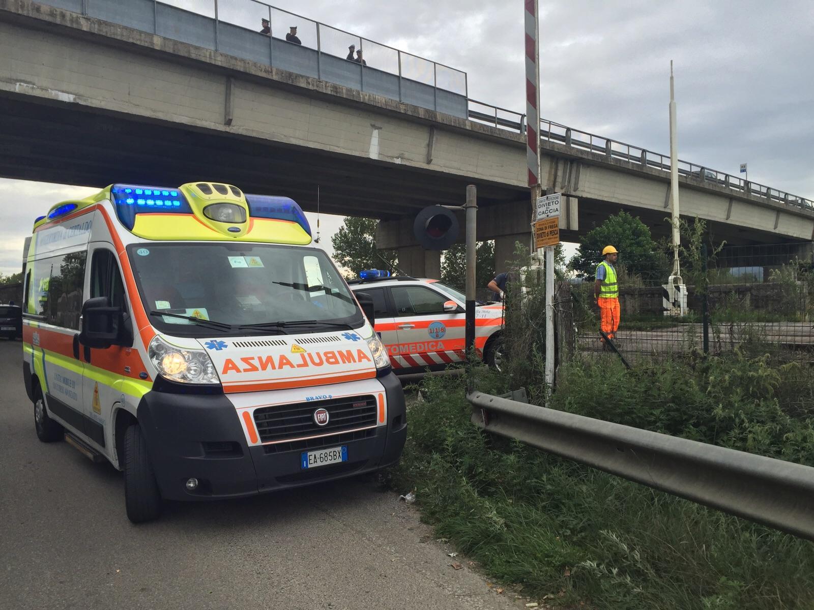 I soccorsi sul luogo dell'incidente a Castelfiorentino (Foto Agenzia Carlo Sestini)