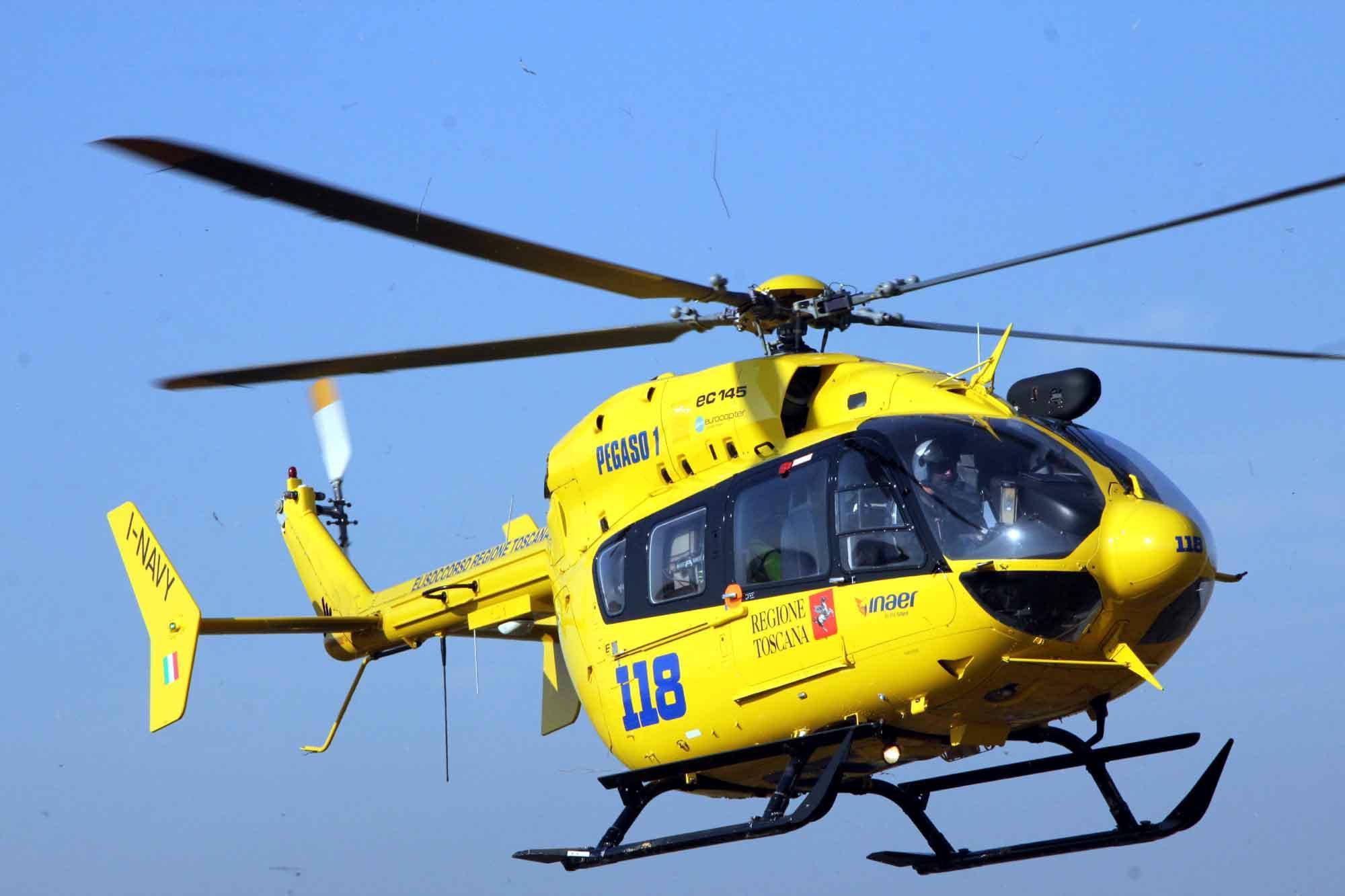 Crolla un pezzo di controsoffitto all'ospedale