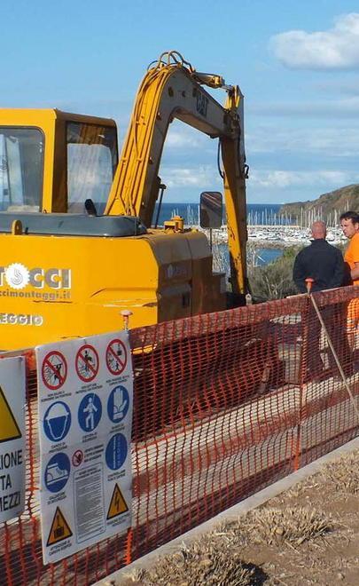 Passeggiata da ripristinare Aperti i cantieri anti frana 