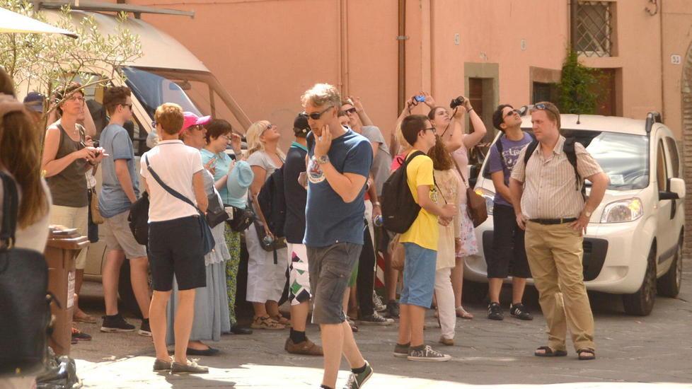 Taxi abusivo scarrozza i turisti sanzionato dalla municipale
