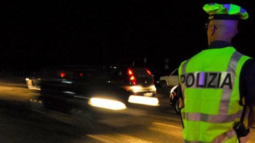 Contromano nella notte sulla 131