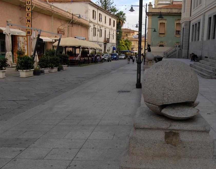 Danneggiamenti al Corso, è un mistero 