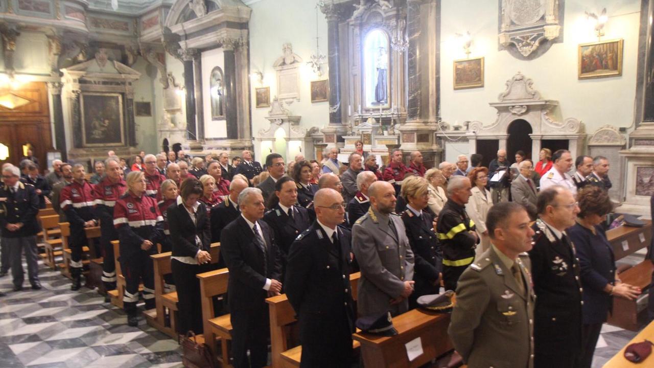 Le celebrazioni nella chiesa in via della Madonna (Salvini Pentafoto)