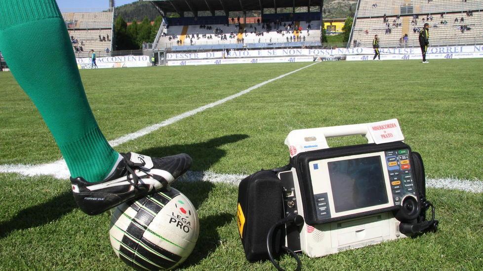 Calcio Uisp a rischio paralisi con l’obbligo defibrillatori 