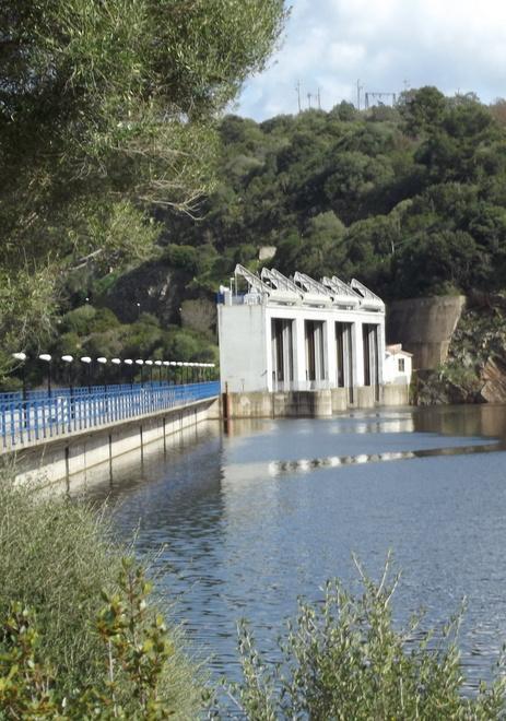 Liscia e anguille, il progetto di Luras resta senza risposte 