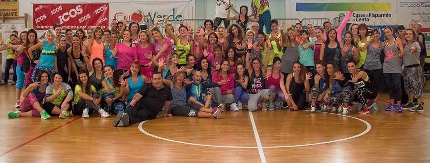 Tante persone alla zumba benefica di Smac