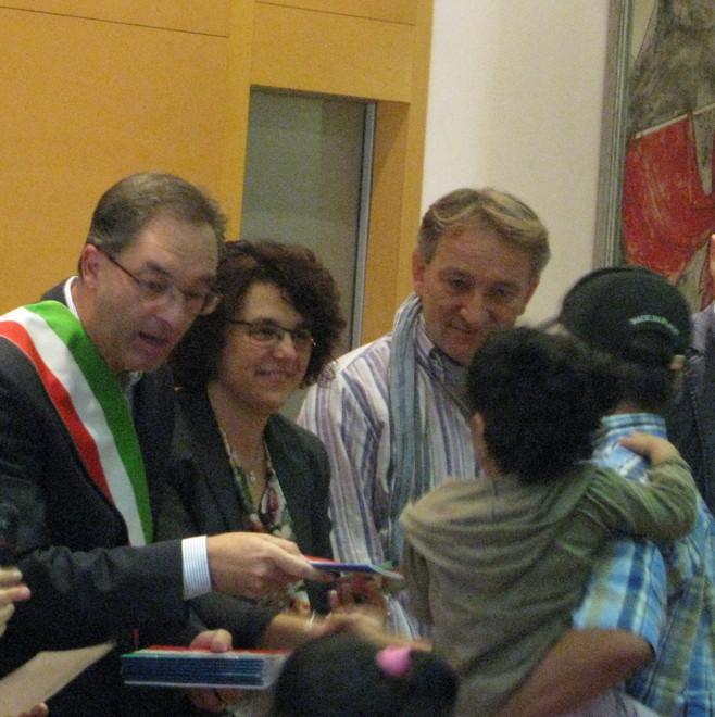 Cittadinanza onoraria ai figli di stranieri nati qui 