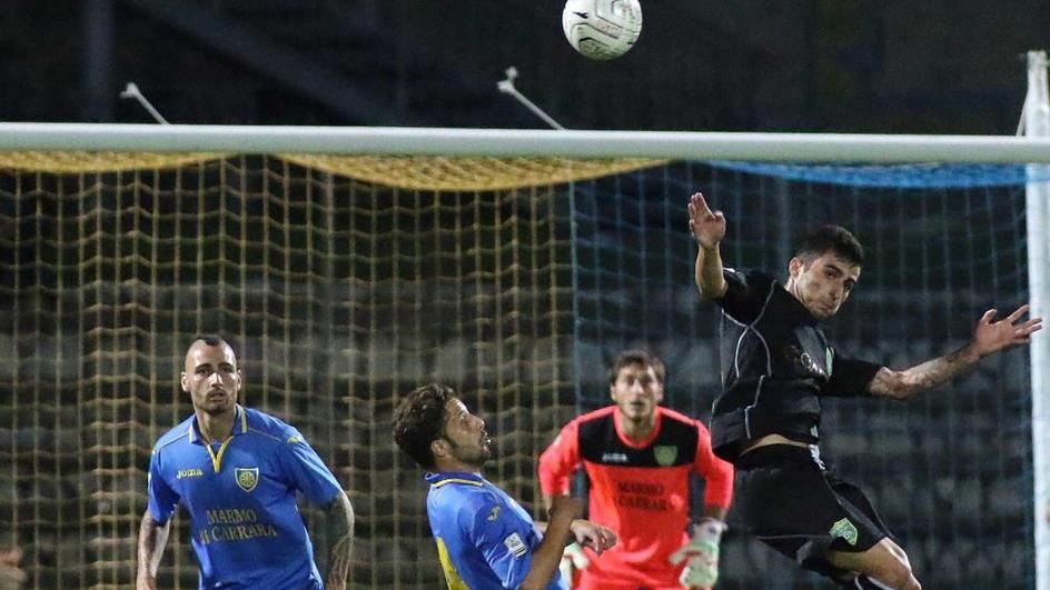 Carrarese, Cavion appiedato dal giudice sportivo salterà l’Ancona