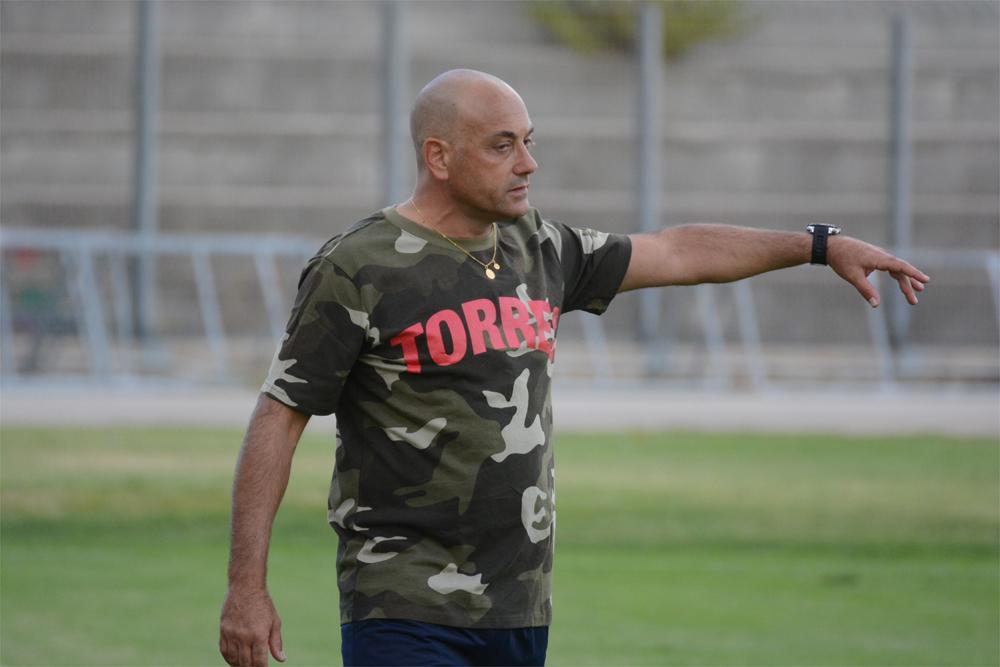 L'allenatore della Torres Giuseppe Ferazzoli
