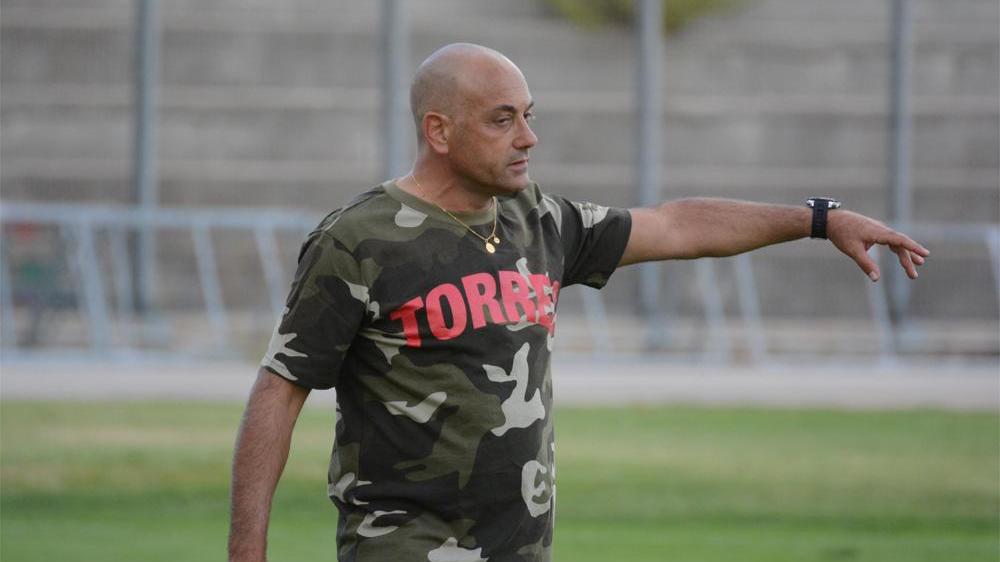 L'allenatore della Torres Giuseppe Ferazzoli