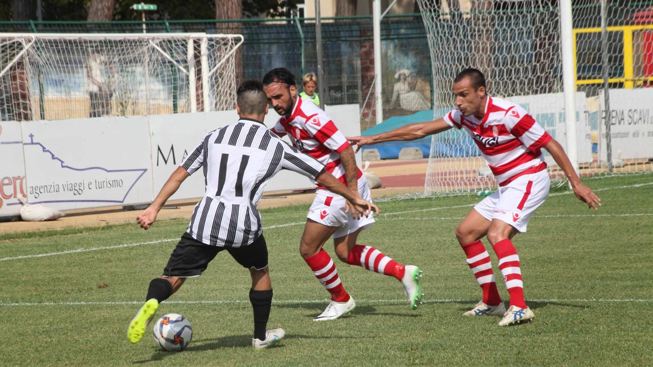 Alagia in azione: suo il primo gol nella sfida di Coppa Italia con la Fezzanese