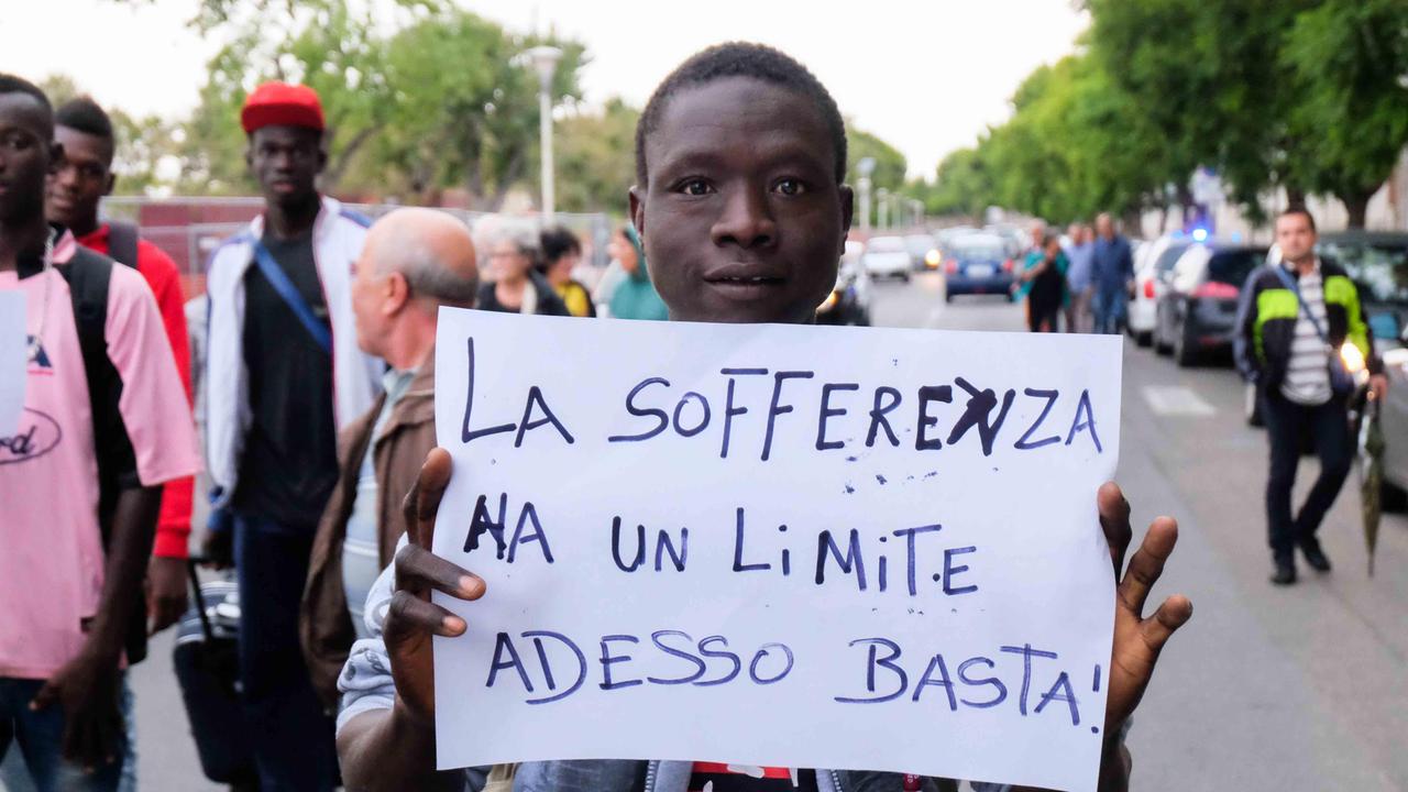La manifestazione dei migranti (foto Pili/Rosas)