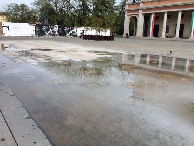 «Guasti della fontana al Valli? Non ci riguardano»