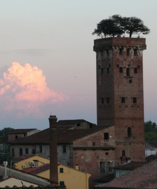 Hotel, Lucca è tra le 100 città più convenienti