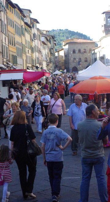I commercianti firmano per salvare “Pescia Antiqua” 