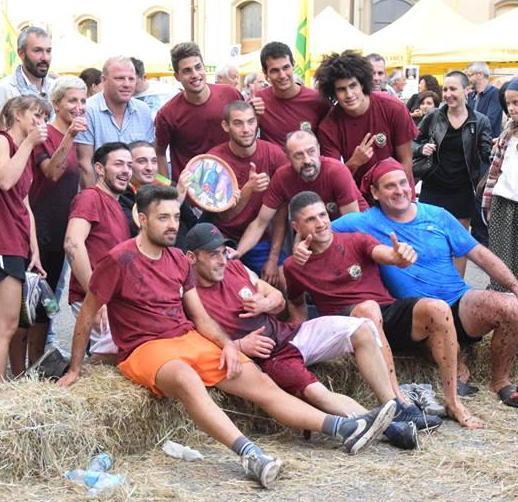 Contrada Pallerone vince la gara del Pigio