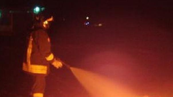 Mortaiolo: fiamme nella notte lungo le rive dello Scolmatore