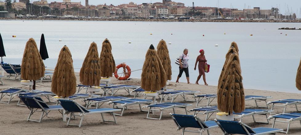 La pioggia spinge i turisti in centro