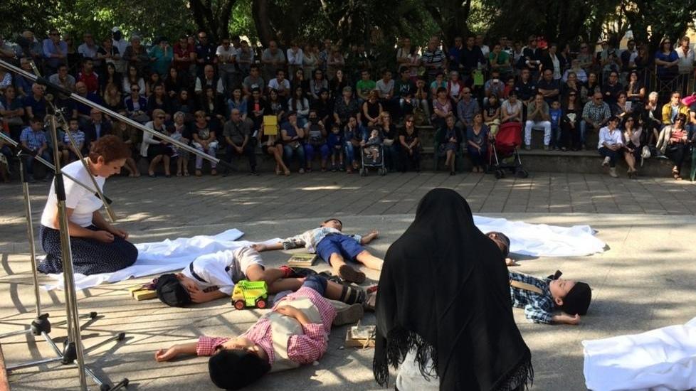 Il ricordo di cinque piccoli angeli affidato alle note di Aranjuez