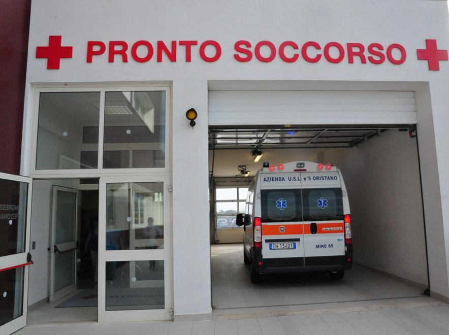 Giovane studentessa investita mentre attraversa la strada