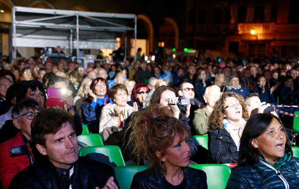 L’attesa, parlando di radio libere e Grande Italia 