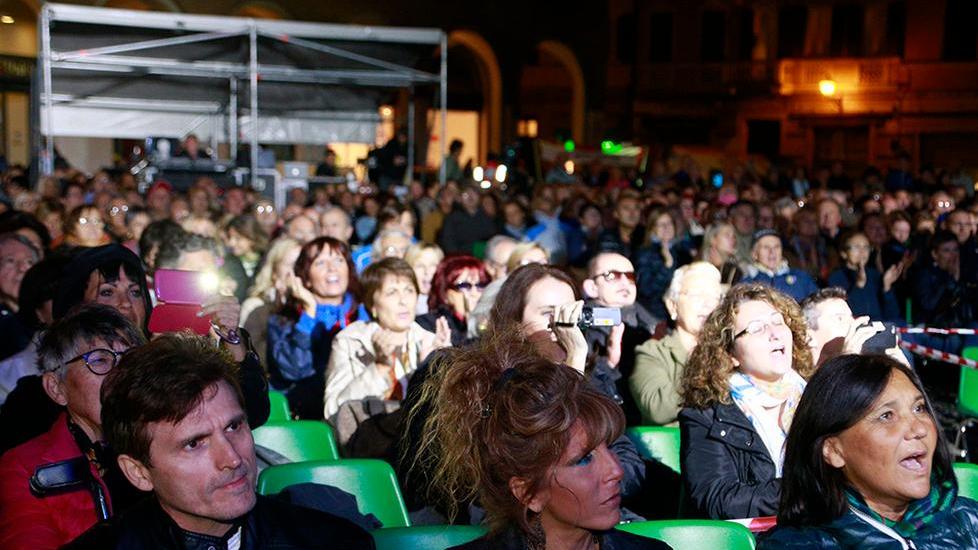 L’attesa, parlando di radio libere e Grande Italia