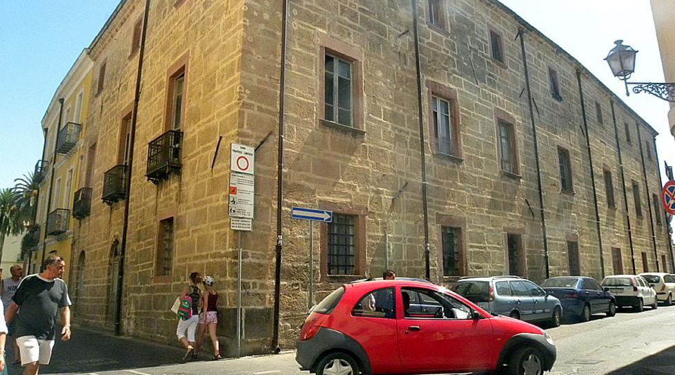 L'Asl è proprietaria tra l'altro di due piani del palazzo Paderi nel centro di Oristano