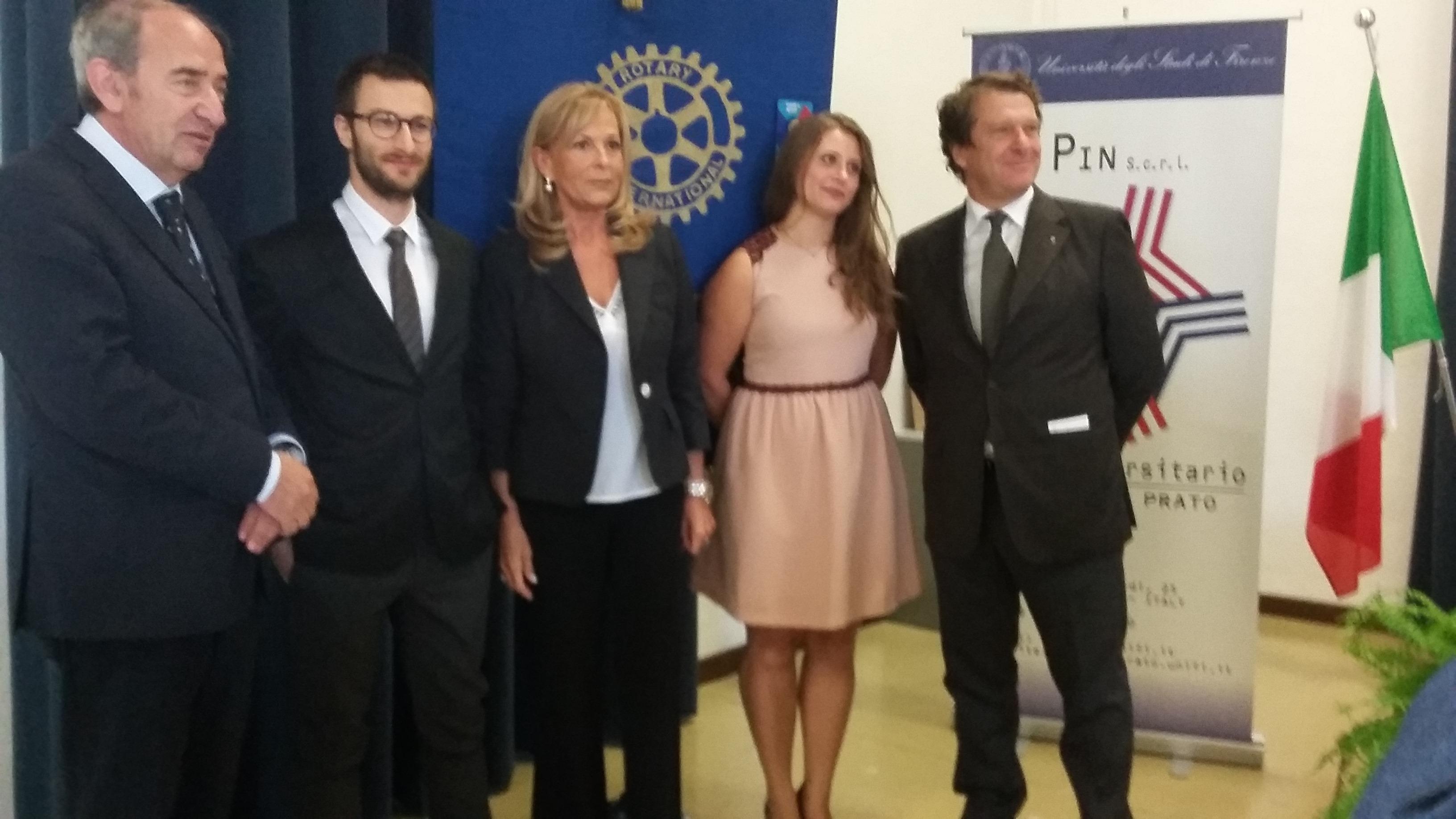 Maurizio Fioravanti, Riccardo Campi (vincitore per le magistrali), Beatrice Bardazzi, Kelly Gail Strada (vincitrice per le triennali), Paolo Gori (Presidente Rotary Club Filippo Lippi).
