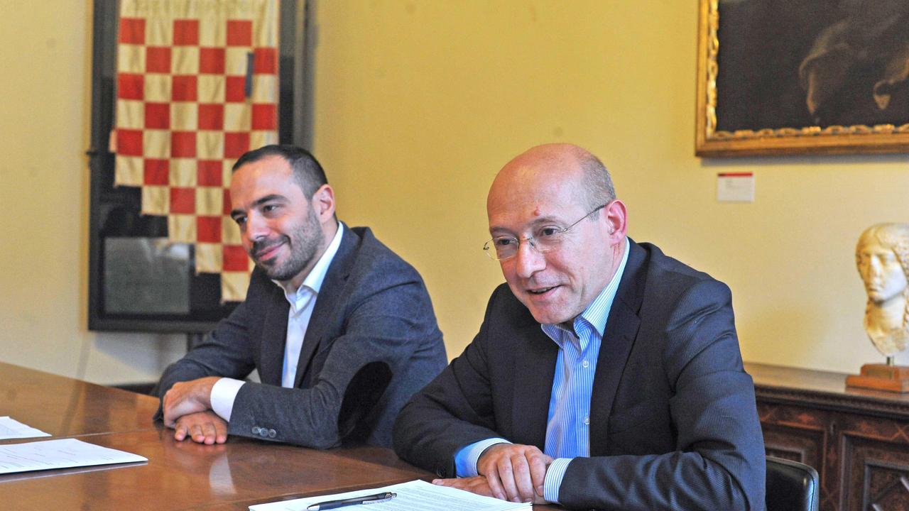 Il sindaco Samuele Bertinelli ed il neoassessore Giuliano Palagi (Foto Gori)