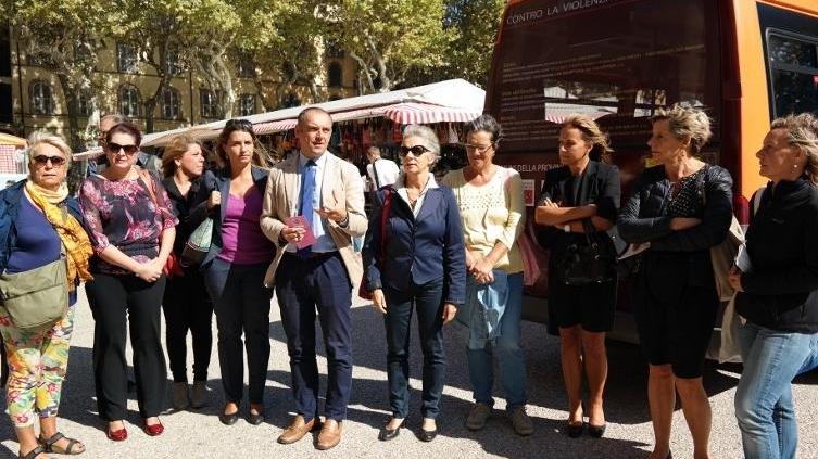 Manifesti antiviolenza sugli autobus Ctt