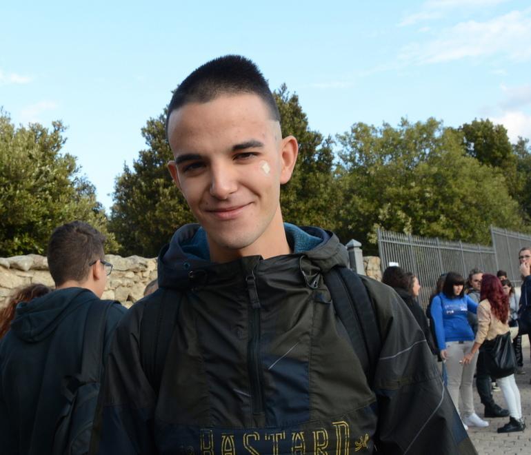 Caso piercing, Mattia forse sarà sospeso 