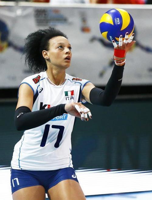 Diouf porta l’Italia nei quarti 