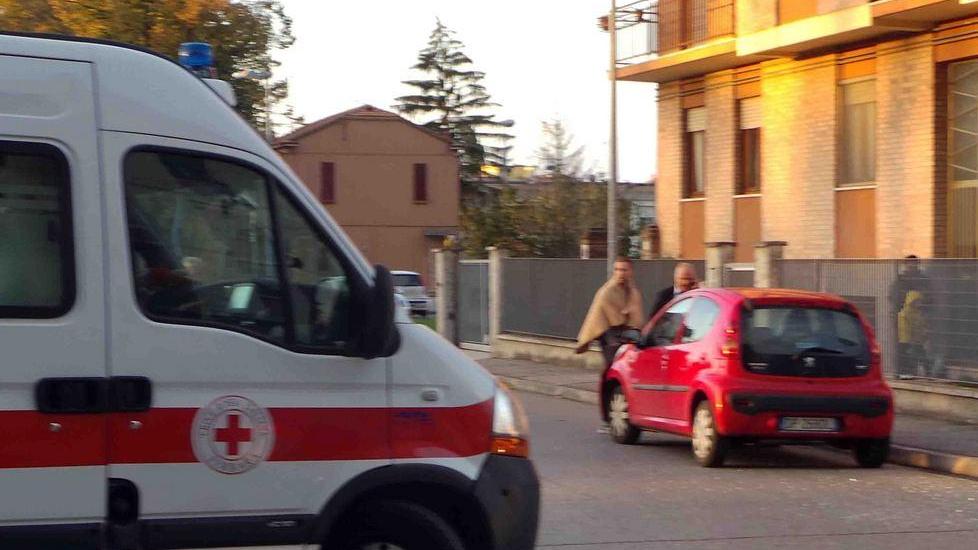 Incidente: scontro fra due auto