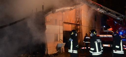 Modena, incendio e paura  in via Pistoni 