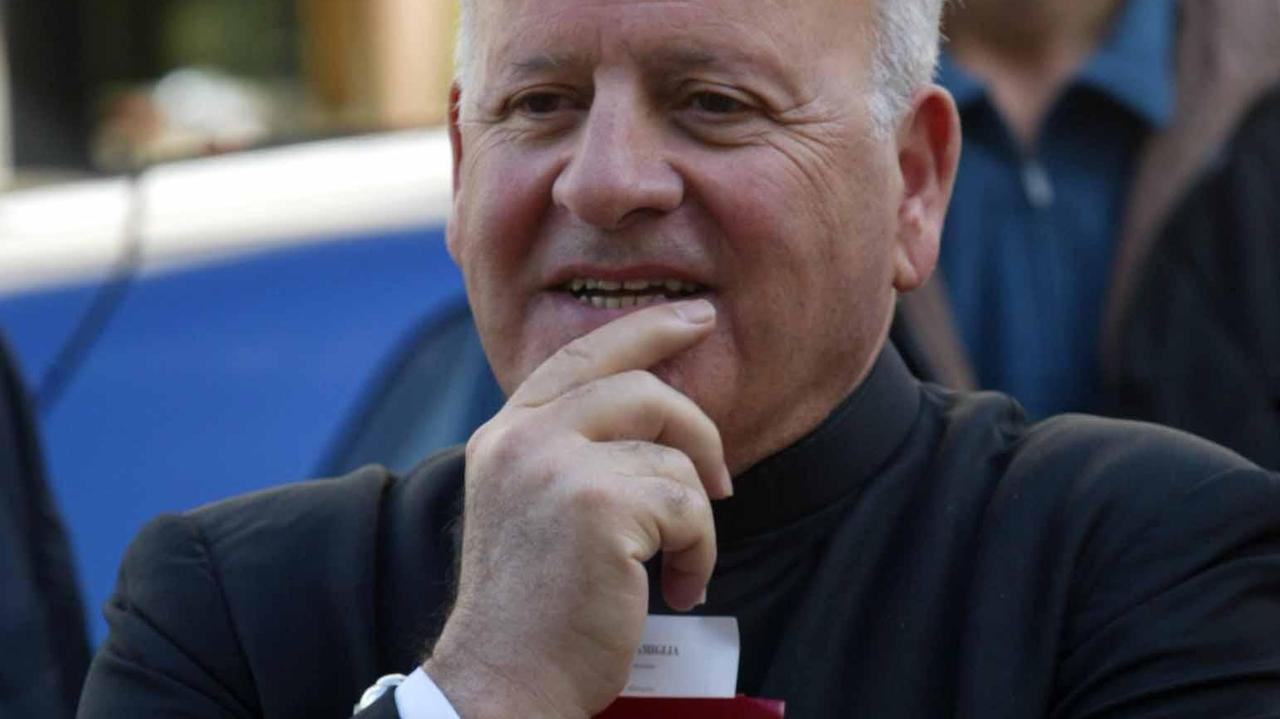 monsignor Enzo Lucchesini