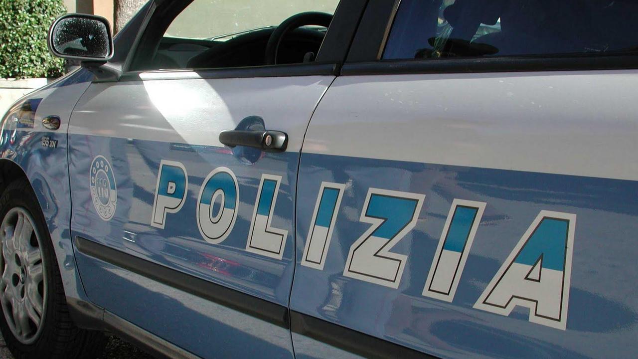 La polizia