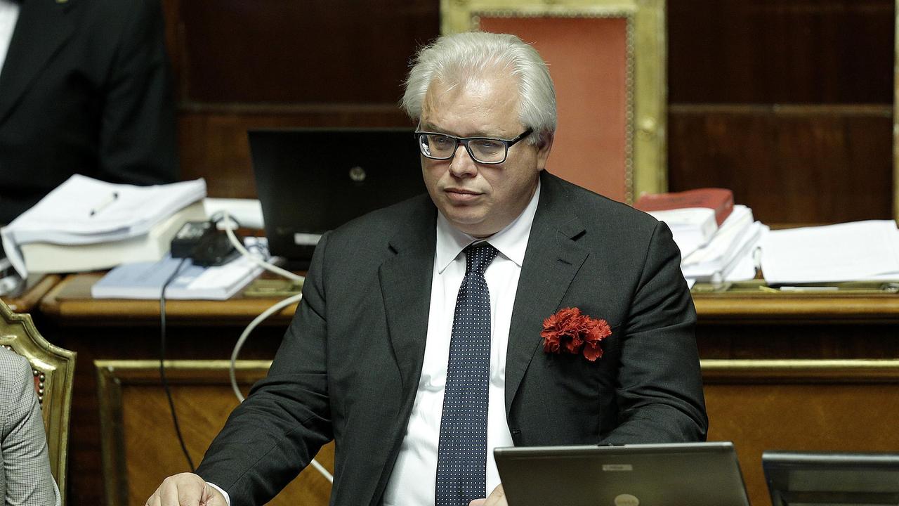Lucio Barani in aula al Senato