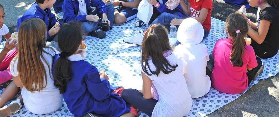 Mensa, la protesta non si placa: «Faremo un comitato genitori» 