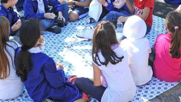 Mensa, la protesta non si placa: «Faremo un comitato genitori»