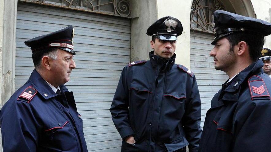 Tenenza dei carabinieri il sindaco dal prefetto