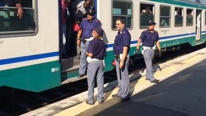 Vandali rompono un vetro, il treno viene soppresso