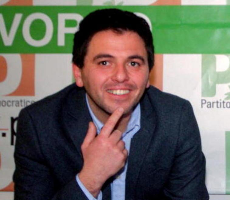 Sui fondali il Pd si schiera con Rossi