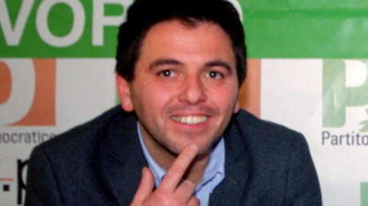 Sui fondali il Pd si schiera con Rossi