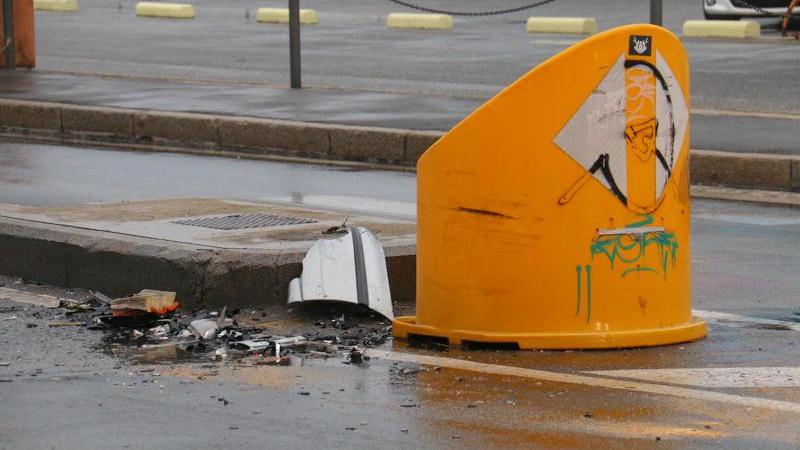 Si schianta contro due auto in rianimazione un 60enne