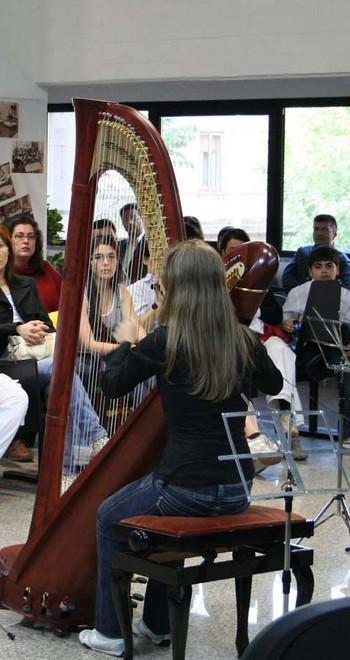 Violenza sulle donne, scendono in piazza i giovani musicisti 