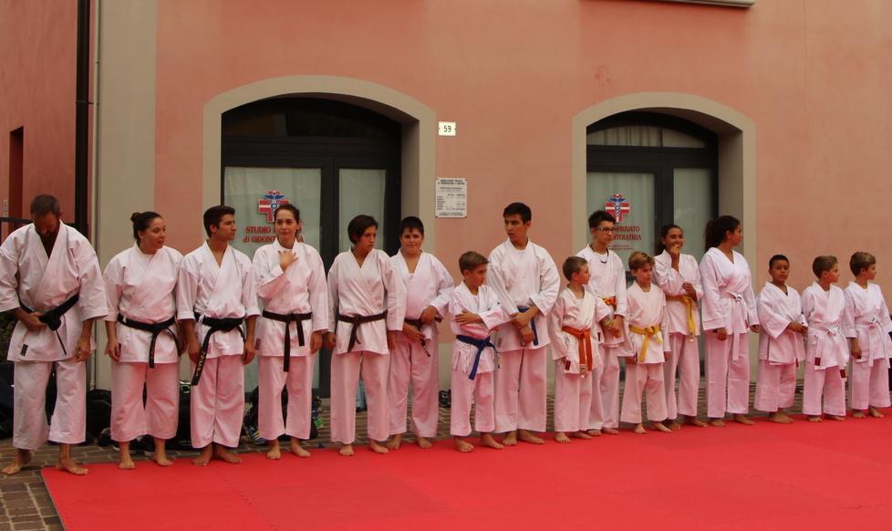 I “karate kid” della scuola Nishiyama si esibiscono in fiera 