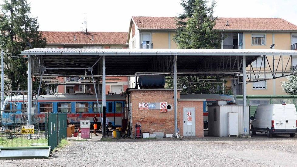 Deposito Tper, cipressi al posto di 3 treni