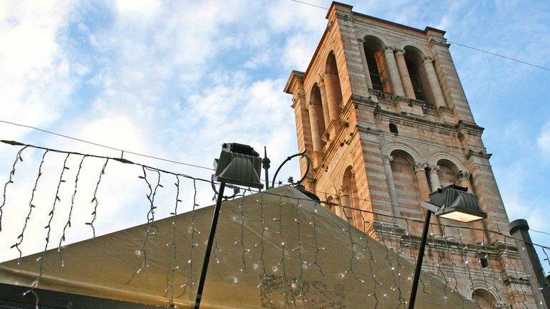 Ferrara, così cambiano le bancarelle sul Listone