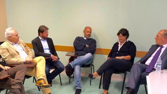 Un momento dell'incontro fra l'assessore Saccardi e gli amministratori di zona